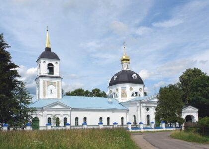 Храм Воскресения Словущего д. Шипулино