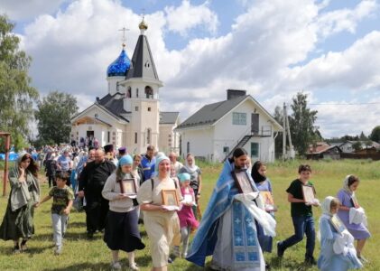 Престольный праздник в деревне Покровка.