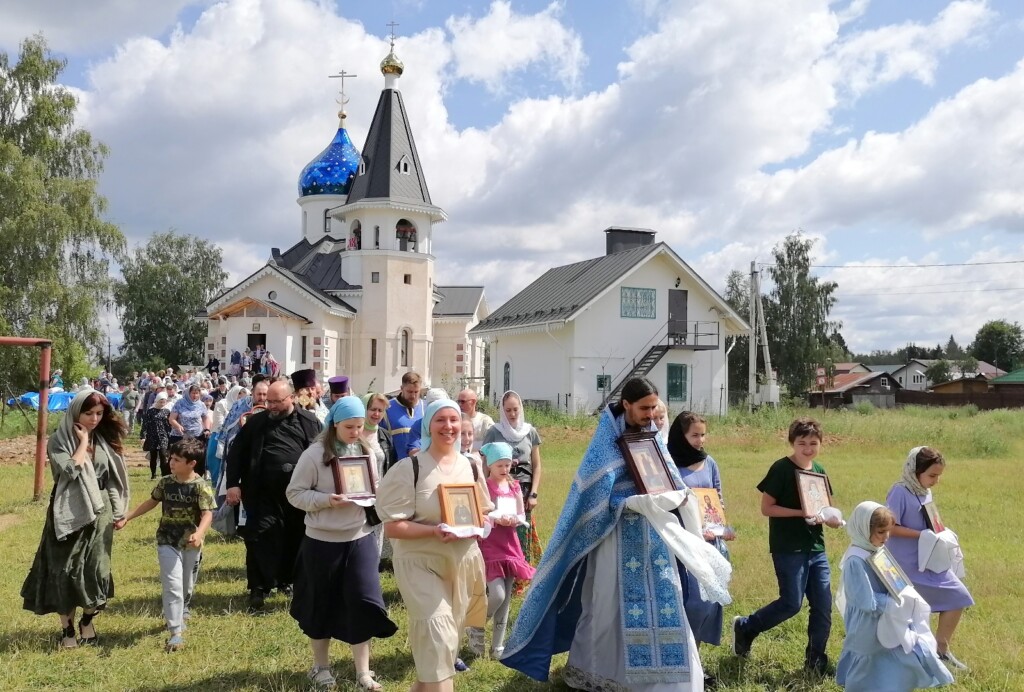 Престольный праздник в деревне Покровка.