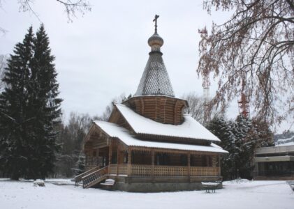 Храм св. вмч. и целителя Пантелеимона в д. Тиликтино