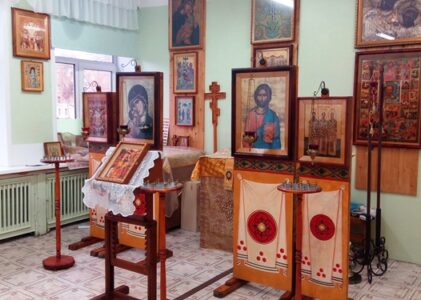 Храм-часовня Трех святителей в гимназии «София»