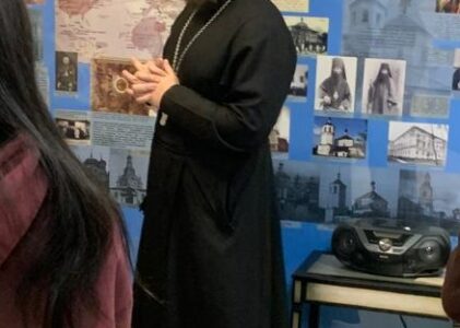 Студенты Российского Государственного Социального Университета (Клинский филиал) на  выставки «Крестный путь патриарха Тихона»