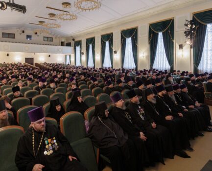 Епархиальное собрание Сергиево-Посадской епархии. Награждение клириков Клинского округа