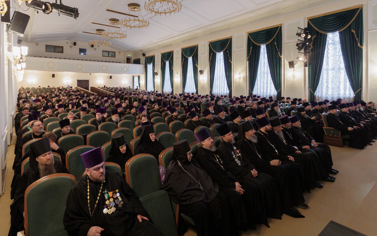 Епархиальное собрание Сергиево-Посадской епархии. Награждение клириков Клинского округа