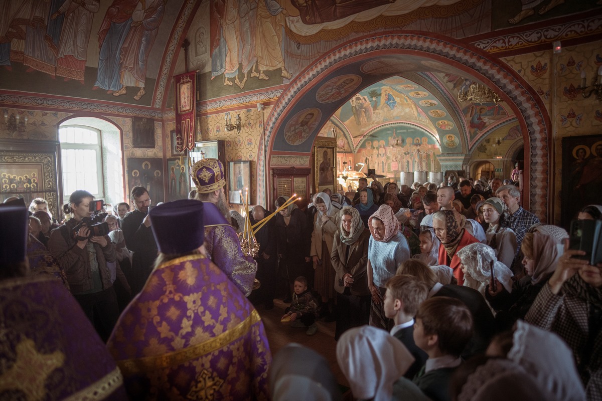 Архиерейское богослужение в Успенском храме села Демьяново