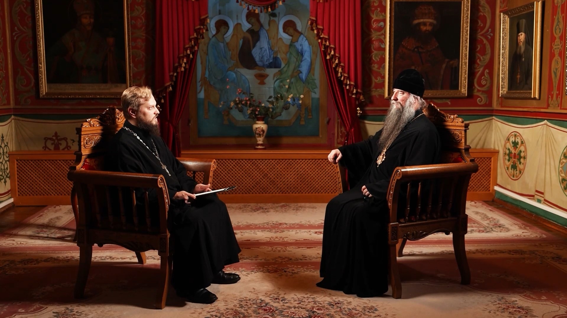 Интервью епископа Сергиево-Посадского и Дмитровского Кирилла председателю Епархиального отдела по издательской деятельности и взаимодействию со СМИ иерею Димитрию Полещуку.