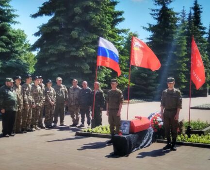 Торжественная церемония перезахоронения останков павшего воина